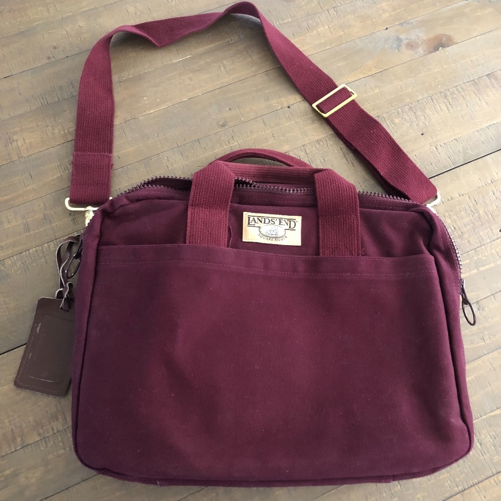 Lands End square rigger maroon messenger bag